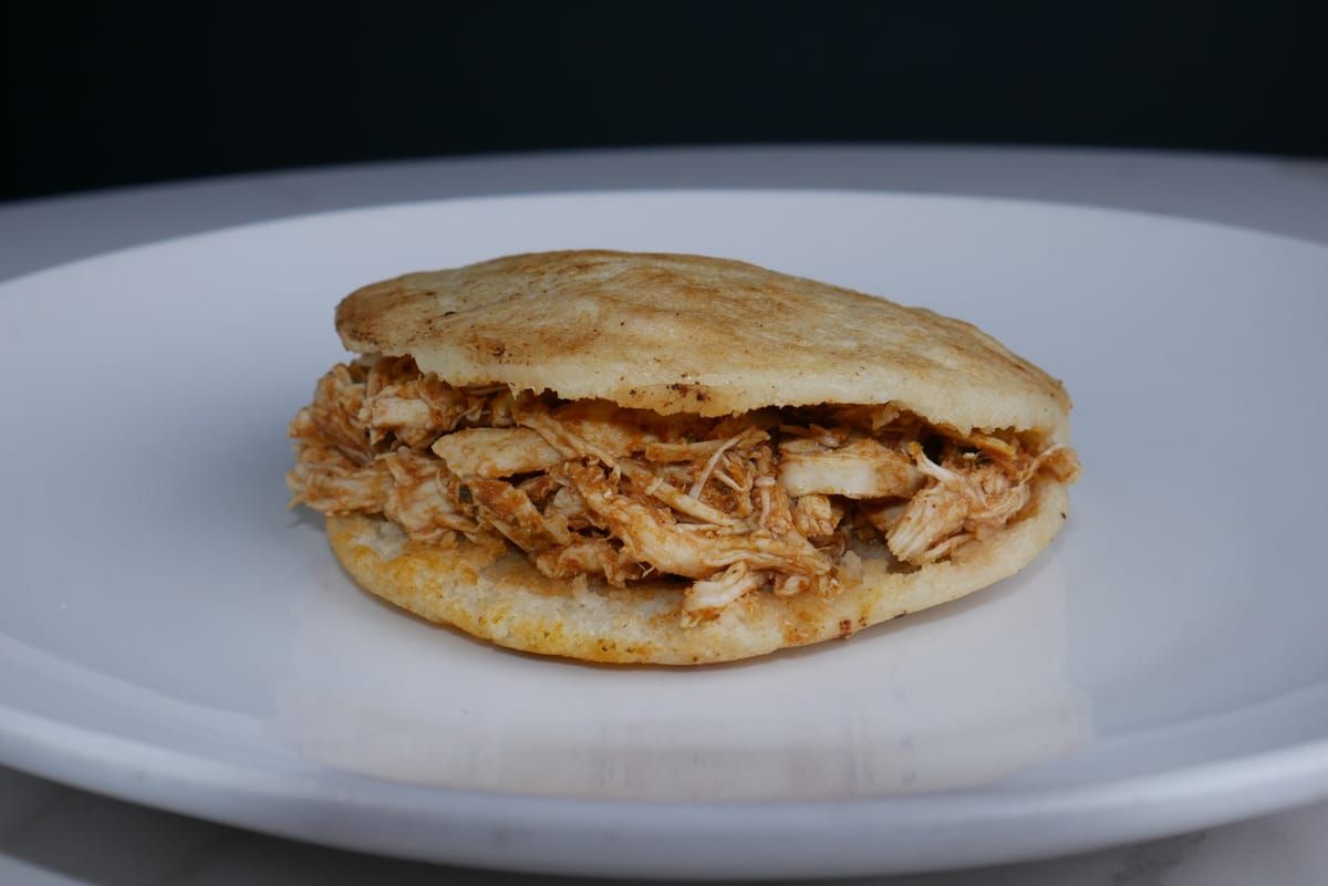 Arepa Pollo Mechado